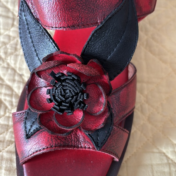 Sandals - Picture 5 of 7